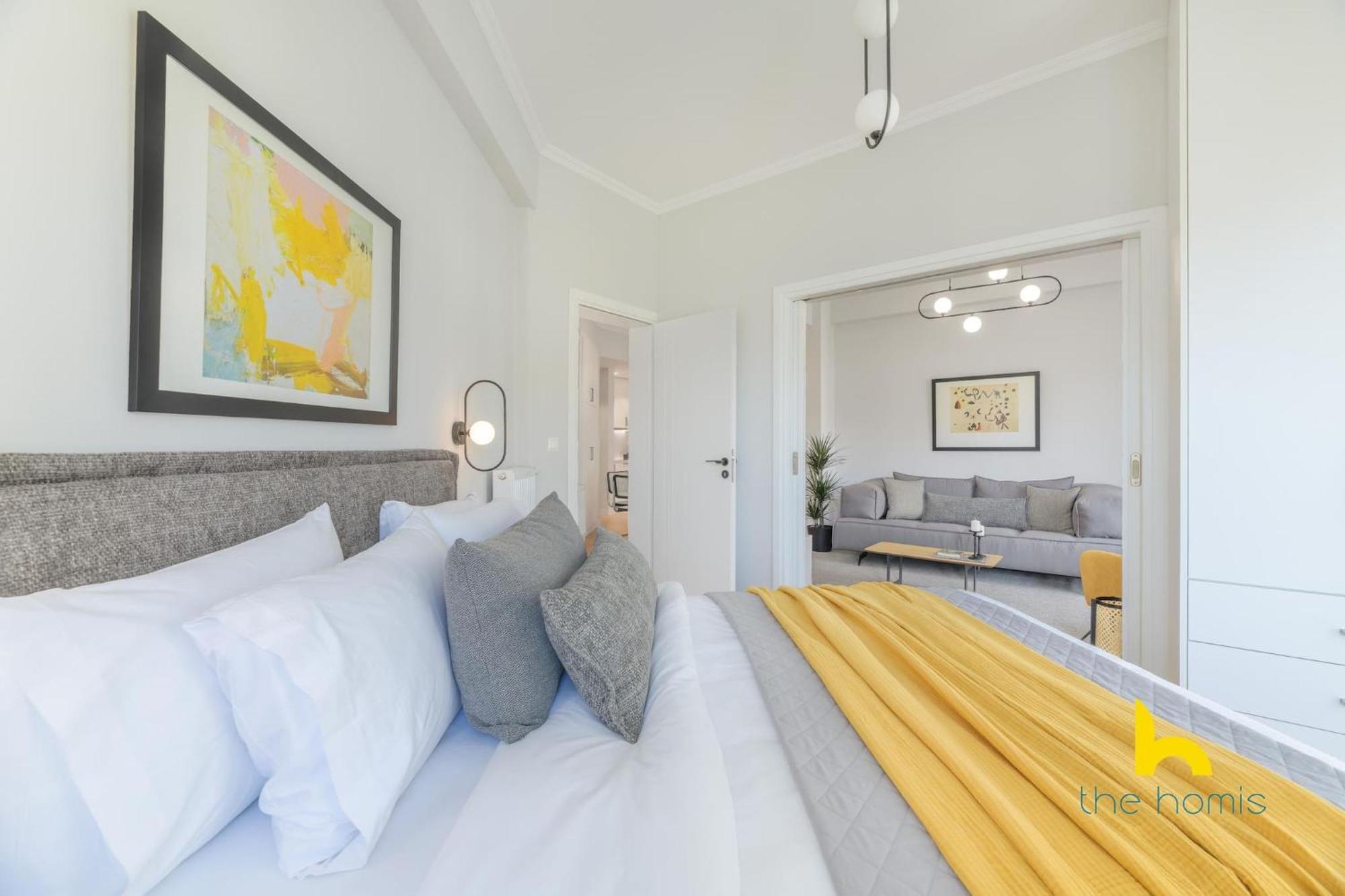 Sun-Splashed 2-Bdr Corner Apartment With Hillside Views! أثينا المظهر الخارجي الصورة